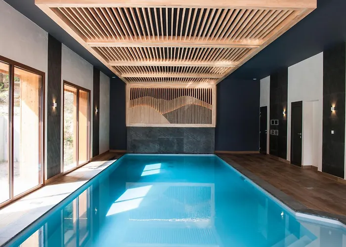 Luxueux Avec Piscine Interieure *